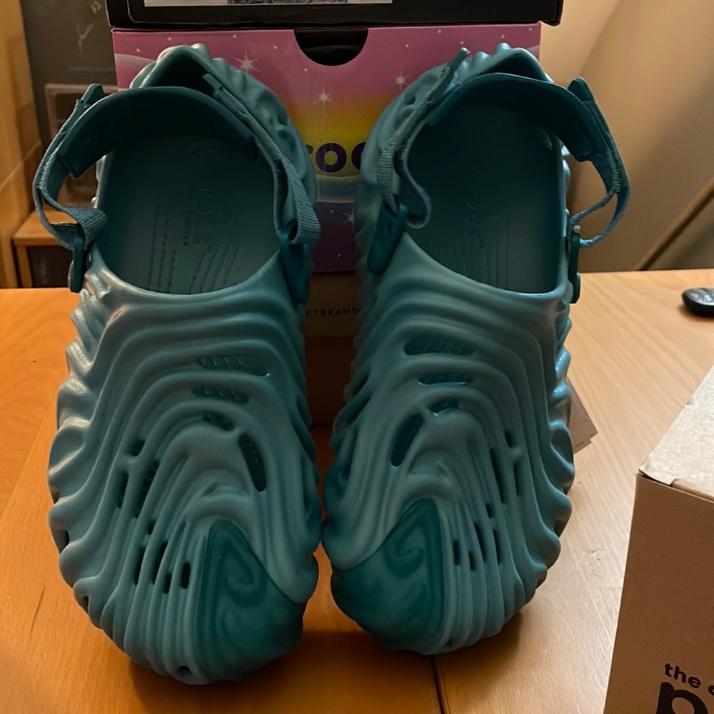 Crocs